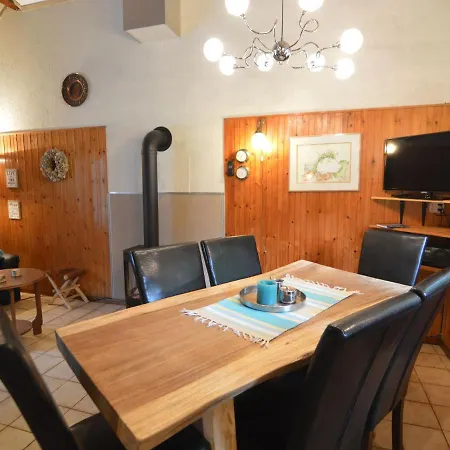 Holiday home Cozy In With Huge Private Garden