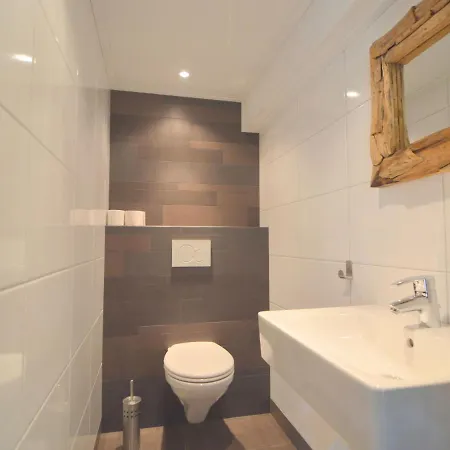 Cozy In With Huge Private Garden Holiday home *